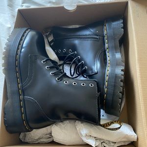 SOLD Jadon smooth leather platform boots